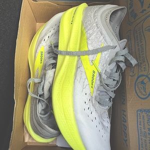 Brooks hyperion elite 2